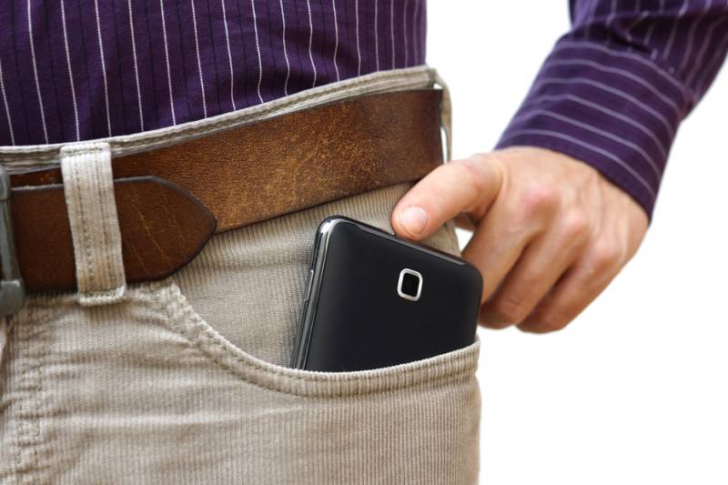 موبائل فون جیب میں رکھنا خطرناک ثابت ہو سکتاہے ،ماہرین 