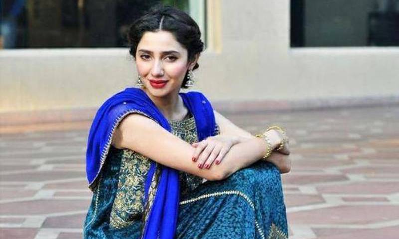متعصب بھارتی میڈیا نے توپوں کا رخ ماہرہ کی طرف کر دیا