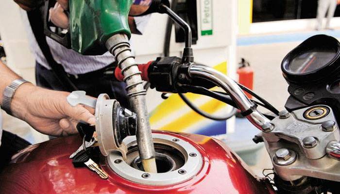  یکم فروری سے پٹرولیم مصنوعات کی قیمتوں میں مزید اضافے کا امکان
