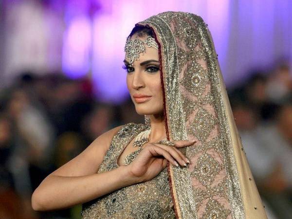 نادیہ حسین نے اپنا کیرئیر قربان کرنےکا فیصلہ کر لیا