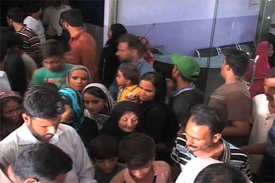 زندگی ہار گئی پروٹوکول جیت گیا،۔کمشنر سکھر کی گاڑی کے نیچے آنے والا بچہ دم توڑگیا