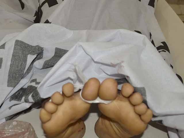 فیصل آباد :خستہ حال مکان کی چھت گرنے سے میاں بیوی جاں بحق