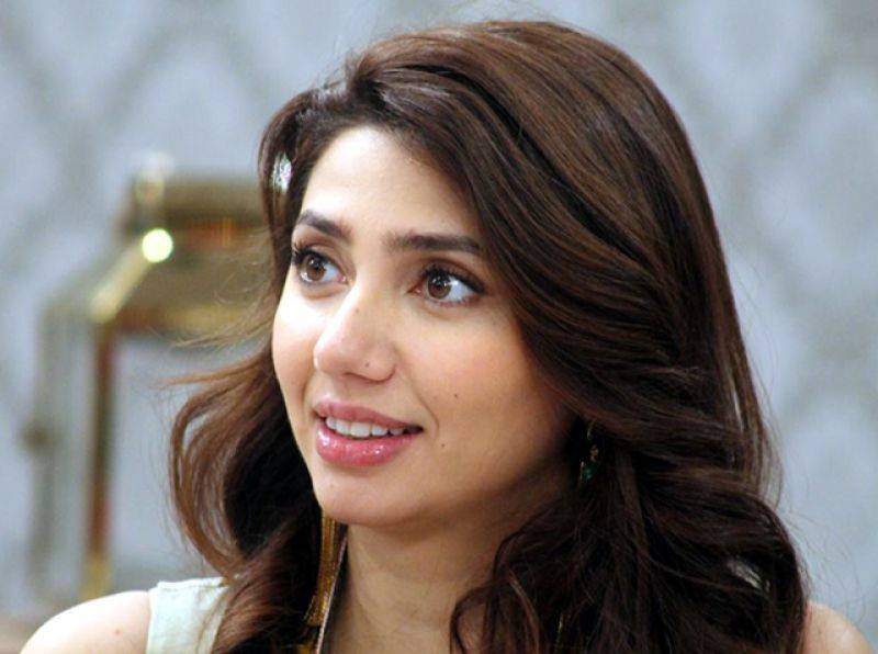 ماہرہ خان ممبئی پہنچیں تو انہیں لگا کہ شاہ رخ خان بھاگتے ہوئے آئیں گے اور میرا استقبال کریں گے