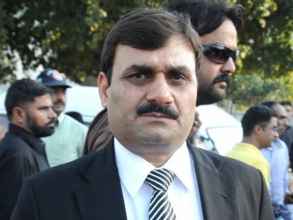 ہارون آباد: دھرنے کے دوران فائرنگ، شوکت بسرا زخمی، سیکرٹری جاں بحق