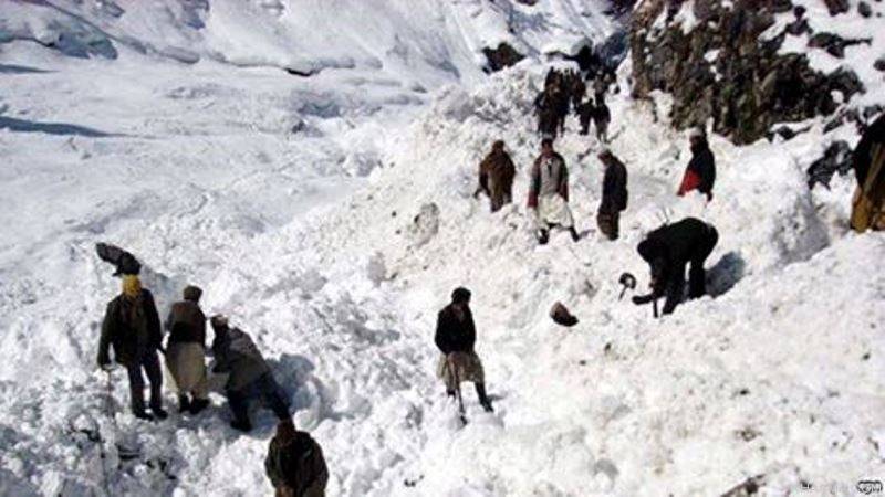 افغانستان میں شدید برف باری سے 100 افراد ہلاک،مزید ہلاکتوں کا خطرہ ، عام تعطیل کااعلان