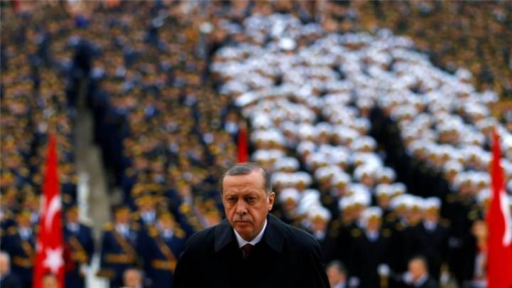 ترکی میں سرکاری ملازمین کے خلاف بڑا ایکشن