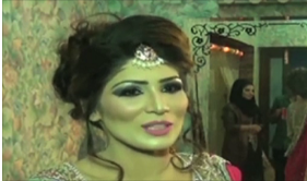 گھریلو خواتین ماڈلز بن گئیں
