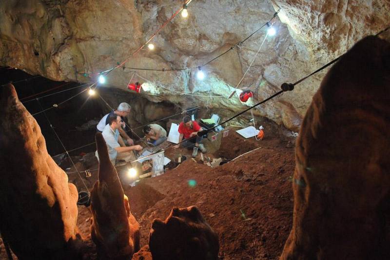 اسرائیل میں غار سے قدیم دستاویزات کے آثار دریافت
