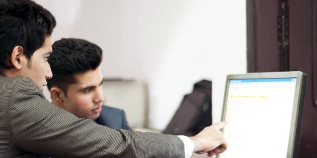 پاکستان کے لیے بری خبر ، خدمات کے شعبہ کی برآمدات میں شدید کمی