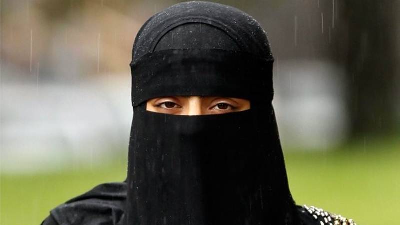 جرمنی میں مسلم خاتون ٹیچر نے وہ کر دکھایا جو پہلے کبھی نہ ہوا۔۔!!!