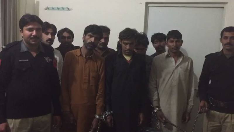  جلاپور بھٹیاں پولیس نے 6 رکنی آصو ڈکیت گینگ سمیت 10 افراد کو گرفتار کرلیا