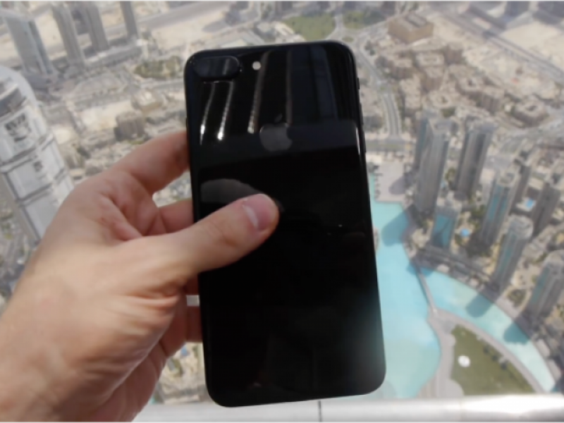 دنیا کی بلند ترین عمارت سے آئی فون 7پلس پھینکنے کے بعد کیا ہوا ؟