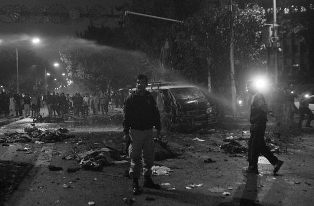 لاہور:خودکش حملہ آور کا ہاتھ اور جبڑا جائے حادثہ سے مل گیا
