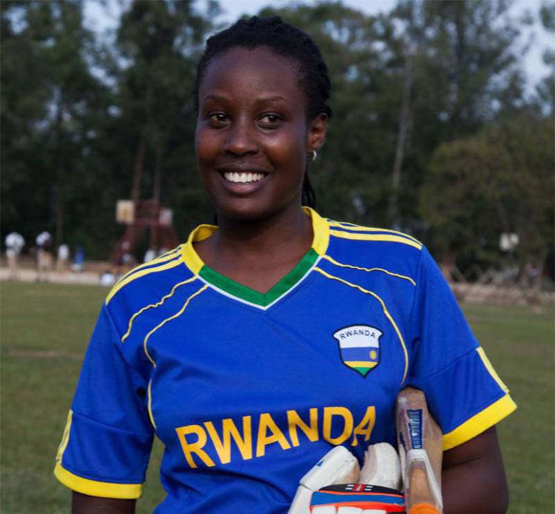روانڈا: خاتون کرکٹر نے 26 گھنٹے بیٹنگ کر کے ورلڈ ریکارڈ بنا لیا