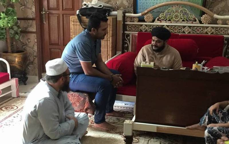 فکسنگ اسکینڈل میں پھنسے شرجیل خان پیر صاحب کے پاس پہنچ گئے