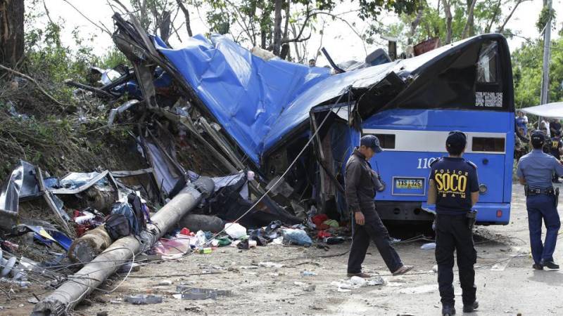 فلپائن، بس حادثہ، 13 افراد ہلاک ، 30 زخمی 