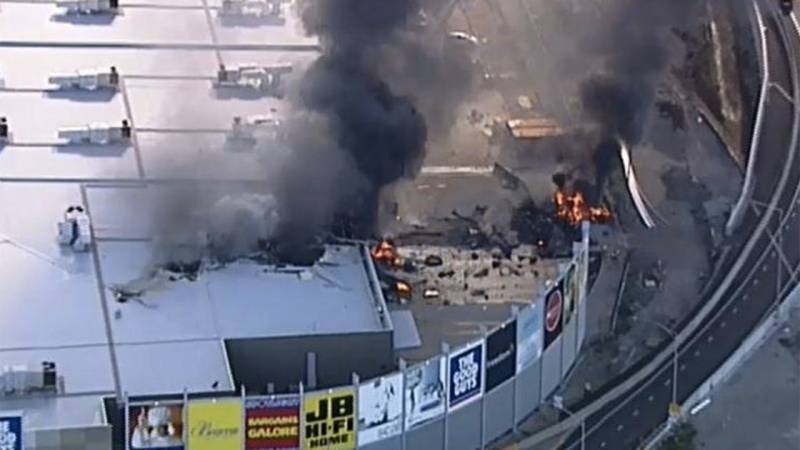 سڈنی:آسٹریلیامیں چھوٹاطیارہ شاپنگ سینٹرپرگرکرتباہ،پانچ افراد ہلاک