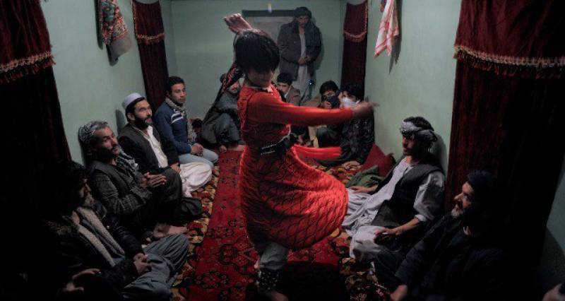 افغانستان میں بچوں کو جنسی غلام بنانے والوں کے لیے سخت قانون سازی کا فیصلہ