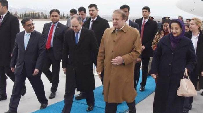 وزیراعظم نواز شریف ترکی کے دورے پر انقرہ پہنچ گئے