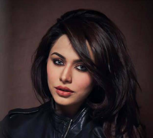 ایا ن علی نے پا کستان سے جا تے ہی ایسا کام شروع کر دیا کہ سب شرمندہ ہو گئے
