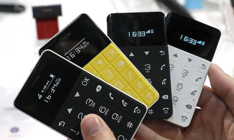 ”ٹاکیز ٹی تھری“ کریڈٹ کارڈ کے سائز کا انوکھا موبائل، بیٹری ٹائمنگ 72 گھنٹے