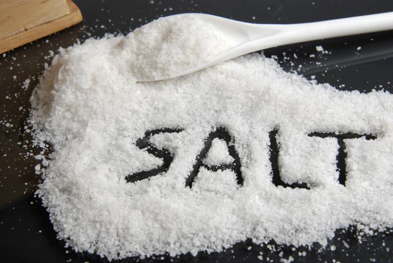 کھانے میں نمک کی کم مقدار کئی امراض سے محفوظ زندگی کی ضمانت ،امریکی ماہرین