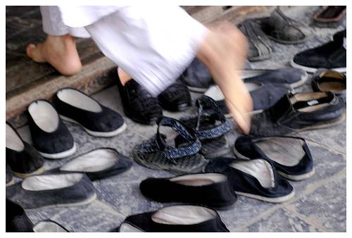  جوتے چور تھانے کی مسجد میں بھی سرگرم ہو گئے