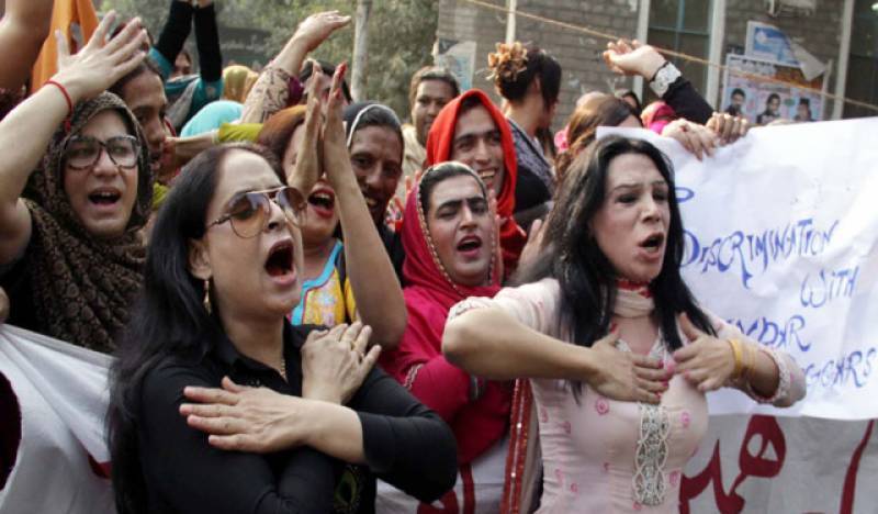 خواجہ سرا فائنل کےٹکٹ نہ ملنے پرنالاں، بچے کی بھی ٹکٹ کے لیے ضد