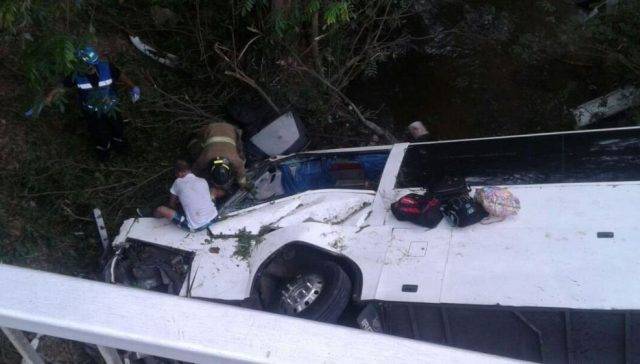  پانامہ میں بس حادثے میں کم از کم 16 مزدورہلاک اور 35 دیگر زخمی ہو گئے