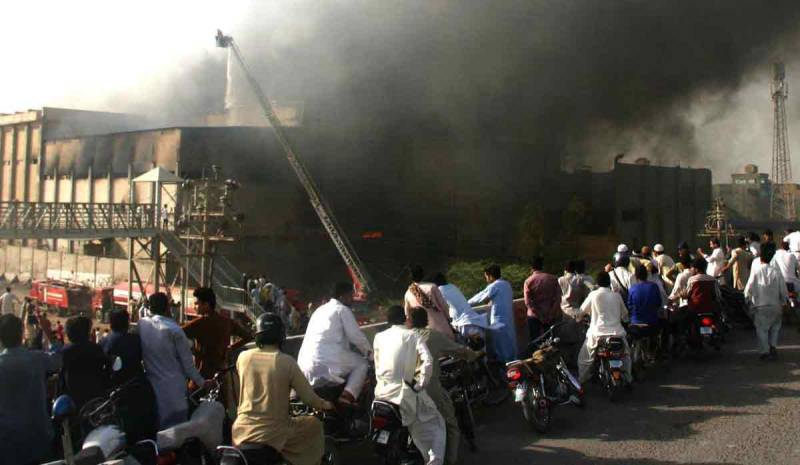 کراچی گارمنٹس فیکٹری میں لگی آگ پر قابو پا لیا گیا