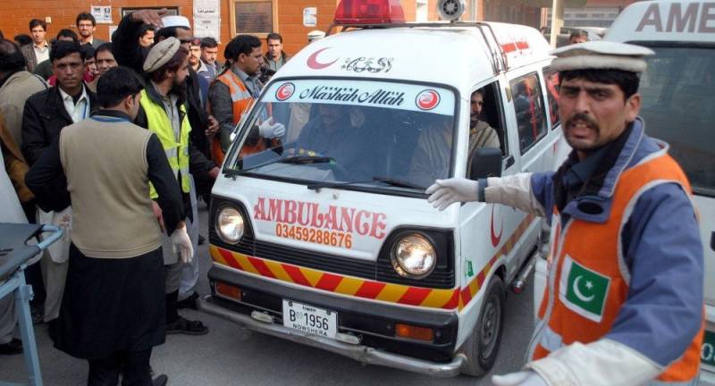 حب میں ٹریفک حادثہ، 3 مسافر جاں بحق، متعدد زخمی