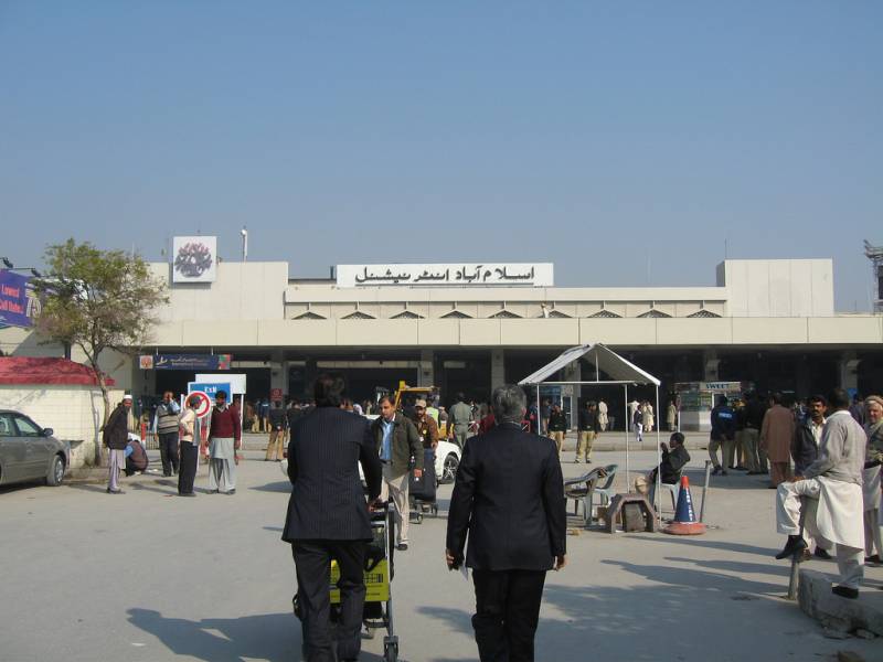اسلام آباد ایئرپورٹ پر مسافر سے240 موبائل فون برآمد