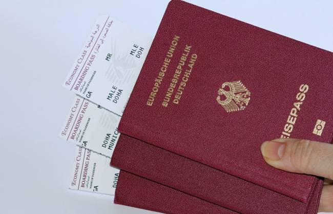 دنیا بھر چار رنگوں کے پاسپورٹ کیوں استعمال ہو تے ہیں؟