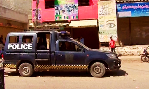 کراچی میں پولیس گردی تعلیمی اداروں تک پہنچ گئی
