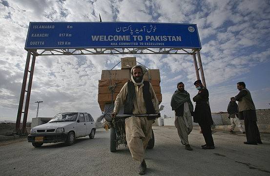 پاک افغان سرحد طورخم بارڈر کو آج صبح 8 بجے ہر قسم کی آمد ورفت کے لیے کھول دیا جائے گا 