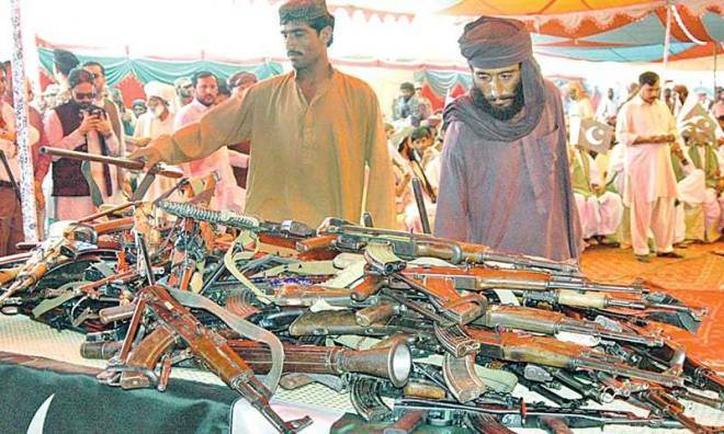 فراری بلوچ کمانڈرنے 20 ساتھیوں کے ہمراہ ہتھیار ڈال دیے،آئی ایس پی آر