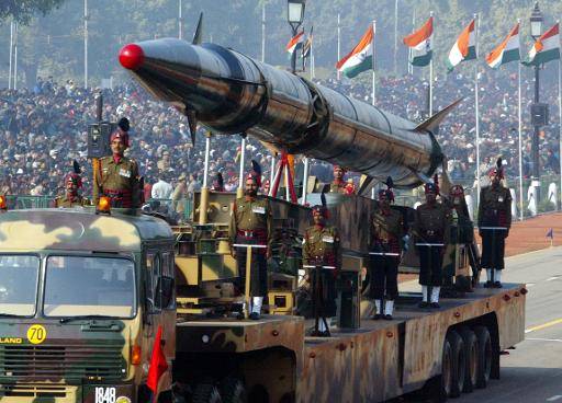 بھارت پاکستان پر جوہری ہتھیاروں کےساتھ بڑا حملہ کر سکتا ہے: بھارتی تجزیہ کار