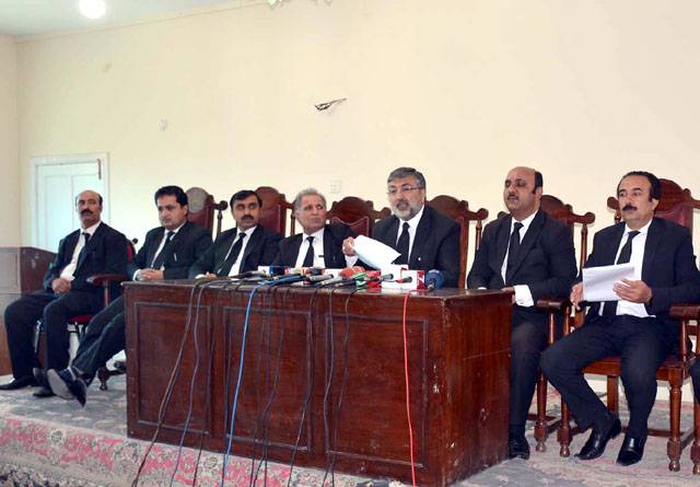 کوئٹہ: سابق صدر بار کامران مرتضی کی عدالتیں بند کروانے کی دھمکی