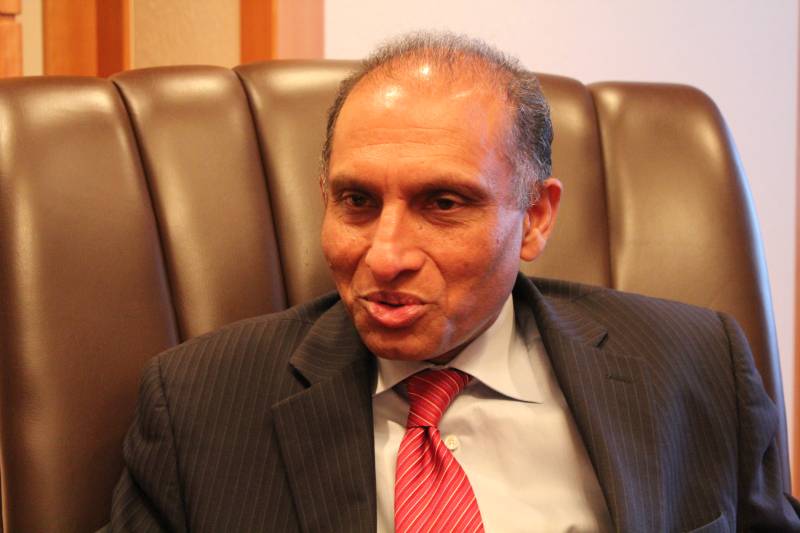 بھارت مذاکرات معطل کرتا ہے تو دہشت گردوں کی حوصلہ افزائی ہو گی، اعزاز چودھری