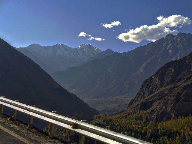 پاکستان کی خوبصورت وادیاں اور انکے رنگوں نے دیکھنے والوں کو ہلا کر رکھ دیا