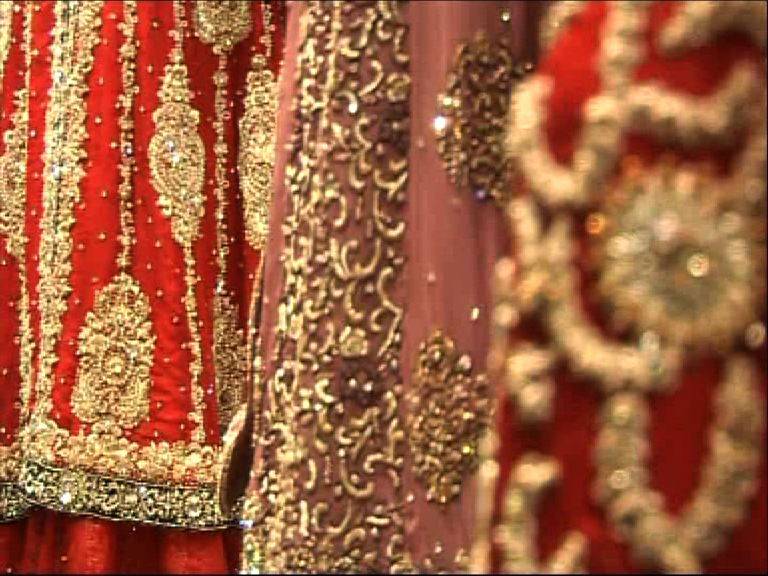 کراچی میں عروسی ملبوسات کا رنگا رنگ میلہ ، برائیڈل ویک کی تیاریاں عروج پر پہنچ گئیں
