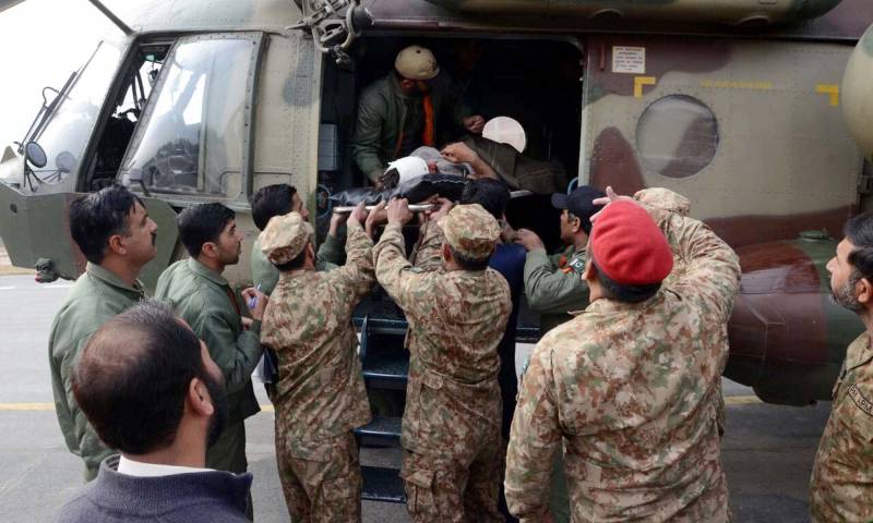 کور کمانڈر پشاور لیفٹیننٹ جنرل نذیر احمد بٹ کا پاراچنار کا دورہ 