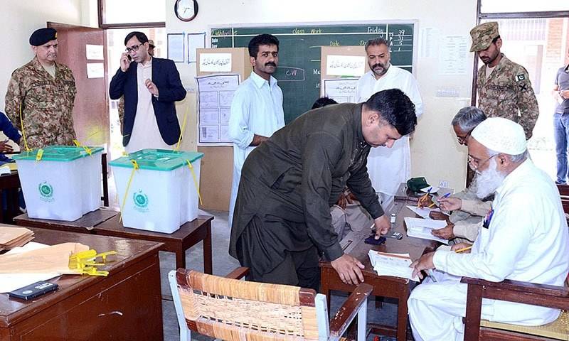 انتخابات میں پولنگ اسٹیشنز سیٹلائٹ فونز کے ذریعے منسلک کرنے کا منصوبہ 