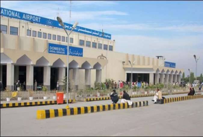 پشاورمیں گلف ایئر لائن کا طیارہ حادثے سے بال بال بچ گیا