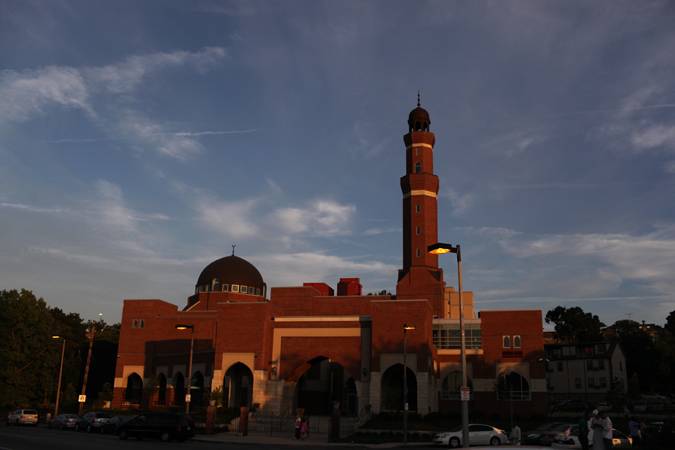 مساجد کے دروازے غیر مسلموں کیلئے کھول دیئے گئے