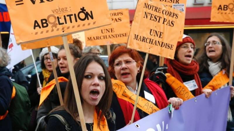 فرانس میں جسم فروشی سے متعلق قانون کے خلاف مظاہرے