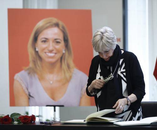 اسپین ، پہلی خاتون وزیر دفاع انتقال گئیں 