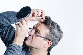 تیزی سے سفید ہوتے بال کن خطرناک بیماریوں کاسبب بنتے ہیں؟