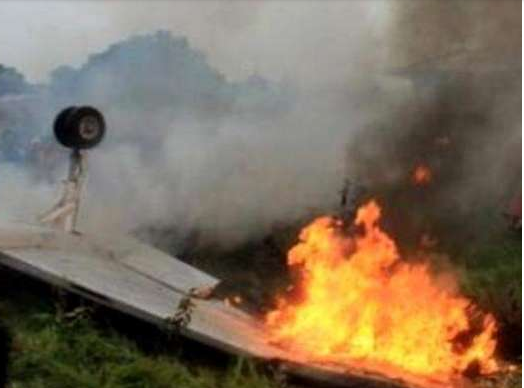 دینہ میں پاک فوج کا تربیتی طیارہ گر کر تباہ ، دونوں پائلٹس محفوظ