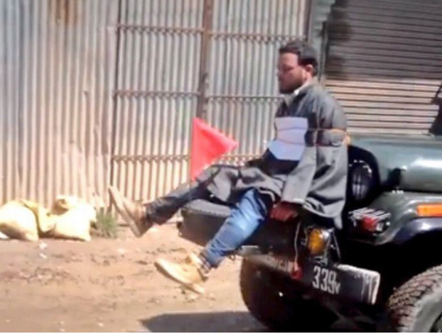 کشمیری نوجوان کو فوجی جیپ کے آگے باندھنے پر بھارتی فوج کو شدید تنقید کا سامنا